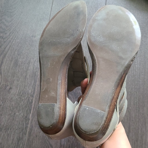 Dolce Vita Sadals - Picture 4 of 4